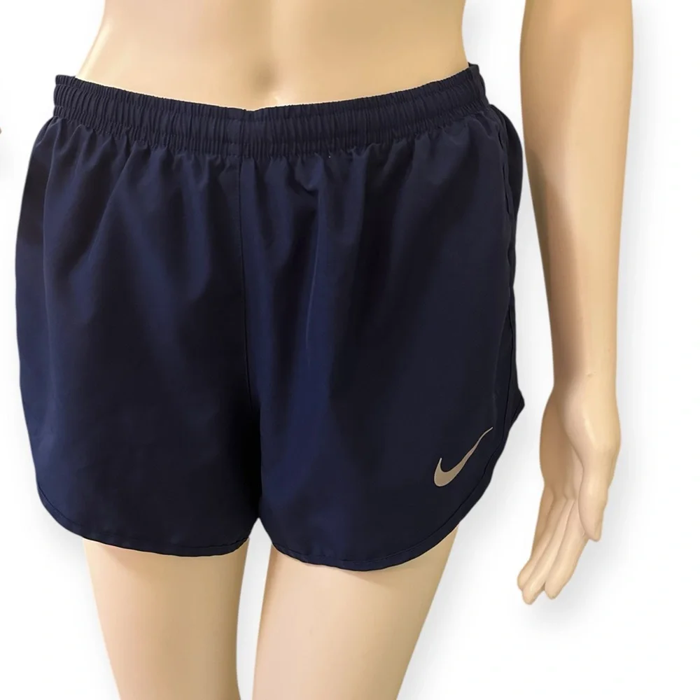 Nike women one